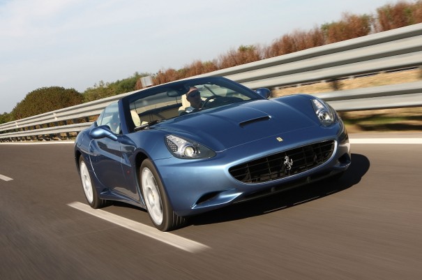 2014_Ferrari_California