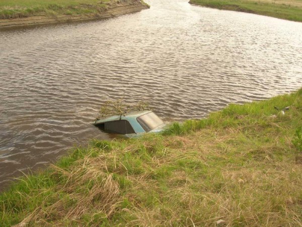 Под водой