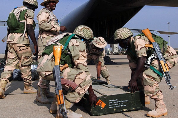 оружие на борту самолета