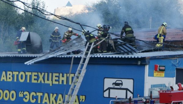 пожар в автосервисе