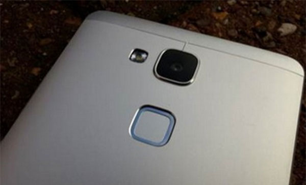 Huawei оснастит бюджетник сканером отпечатков пальцев