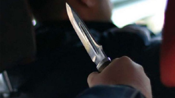 нож нападение