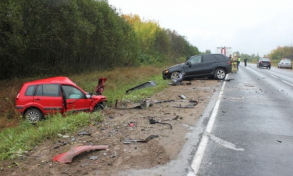 2 человека погибли и 3 пострадали в результате ДТП в Псковском районе