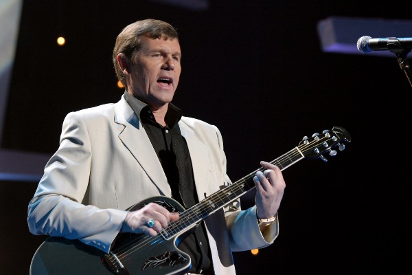 Александр Новиков