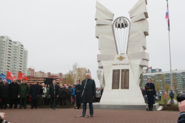 памятник десантникам