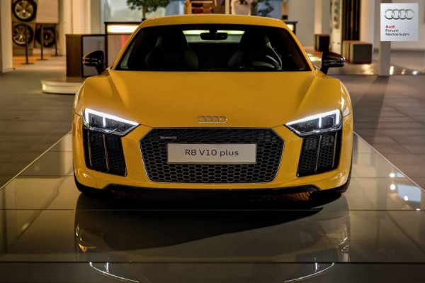 Audi R8 V10 plus