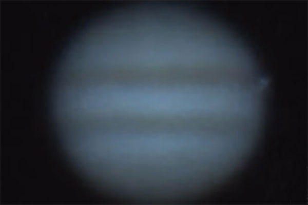 Юпитер столкнулся с НЛО