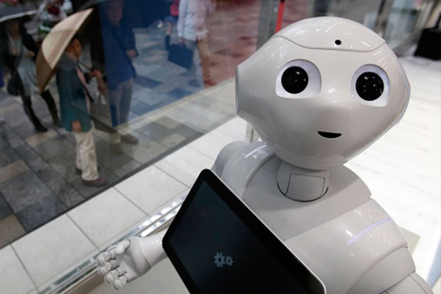 Японский робот впервые в мире поступил в среднюю школу