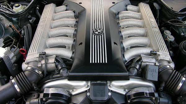 BMW, мотор V12