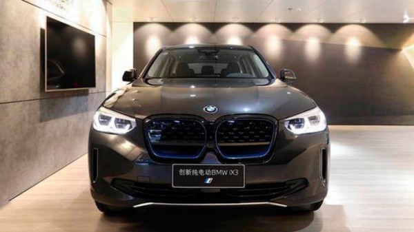 BMW iX3, электрокар