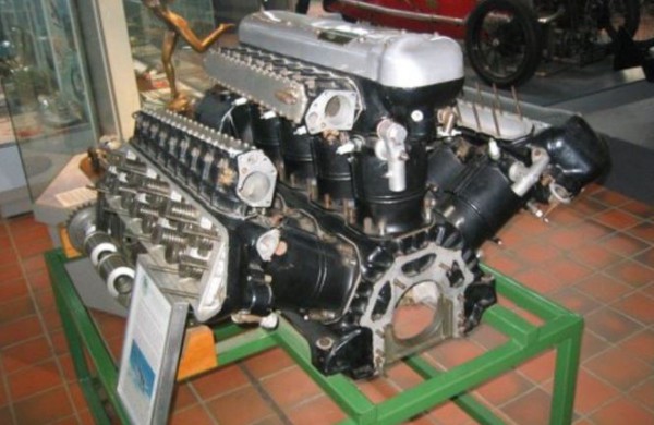 Bentley, мотор W12